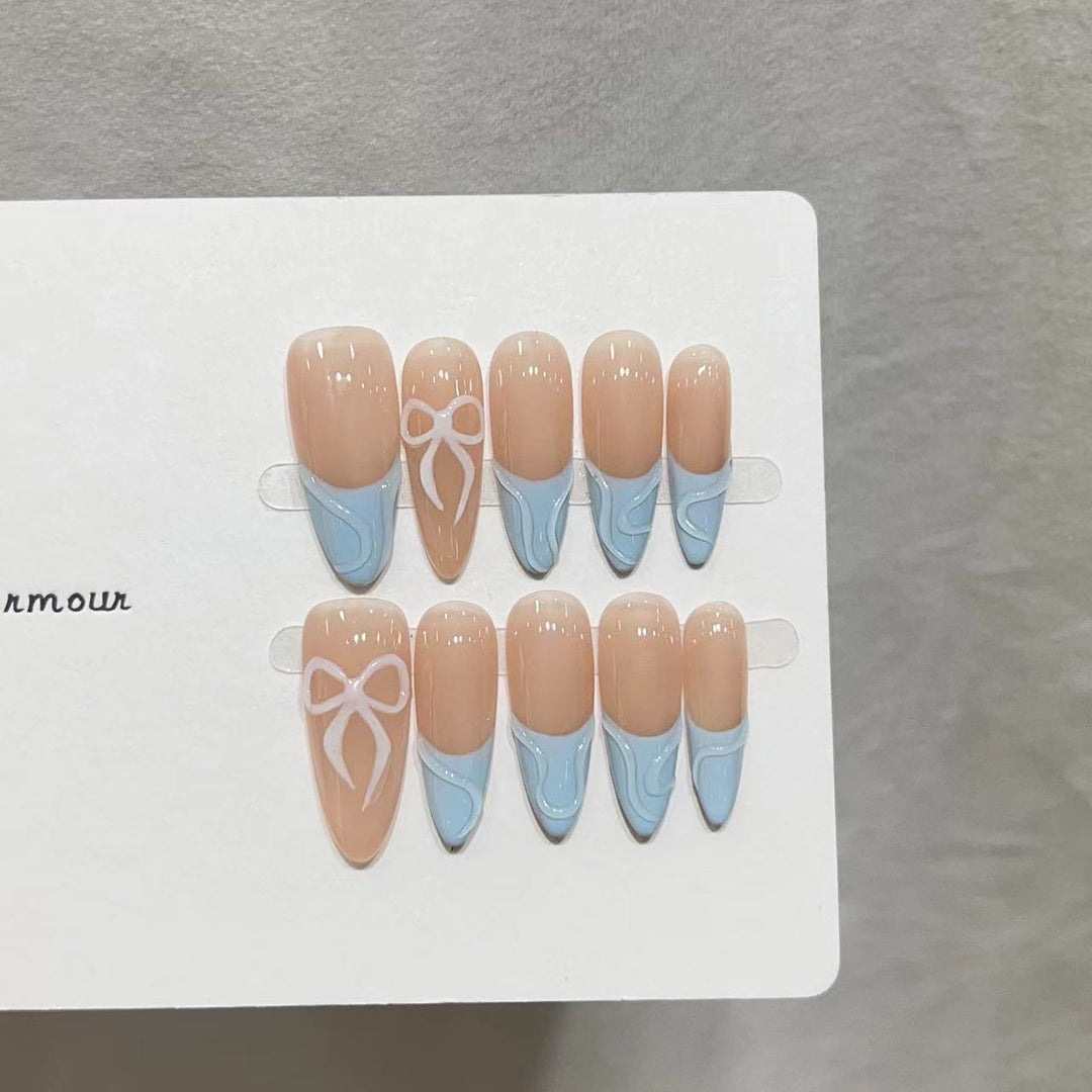 Dekoratives Press-On-Nagelkunst-Set mit charmantem Schleifen-Design Karnz