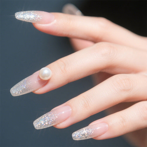 Elegantes Press-On-Nagelset mit Glitter- und Perlenakzenten Karnz