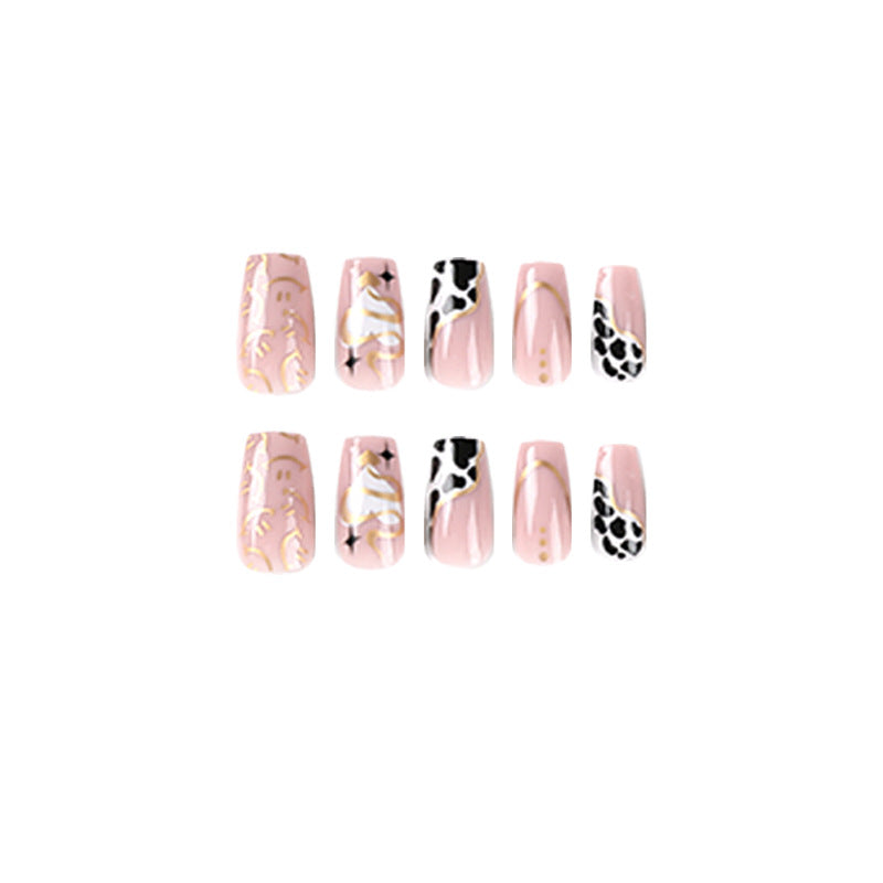 Künstlerische Nageldekoration Karnz