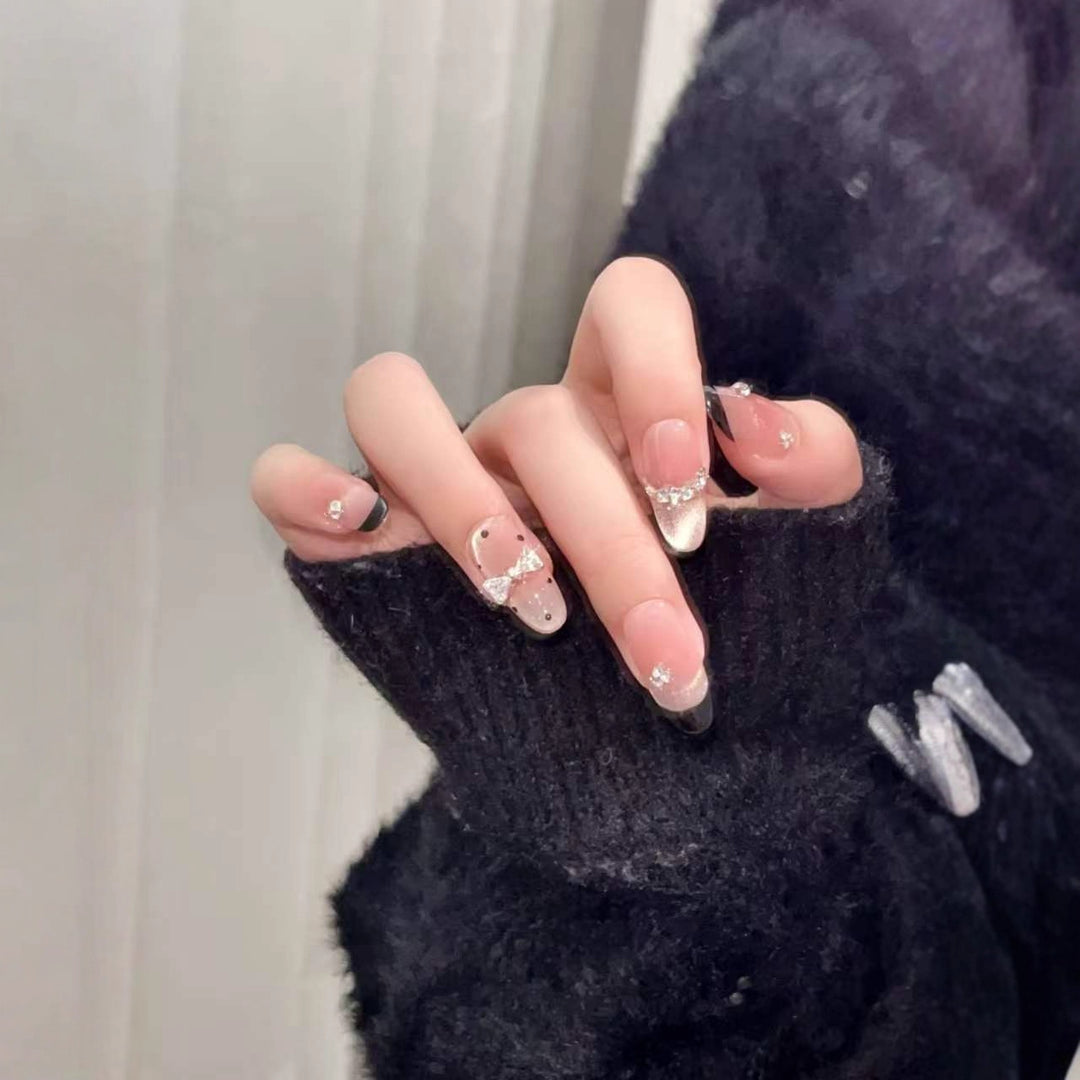 Glamouröse Press-On Nagelkunst Karnz