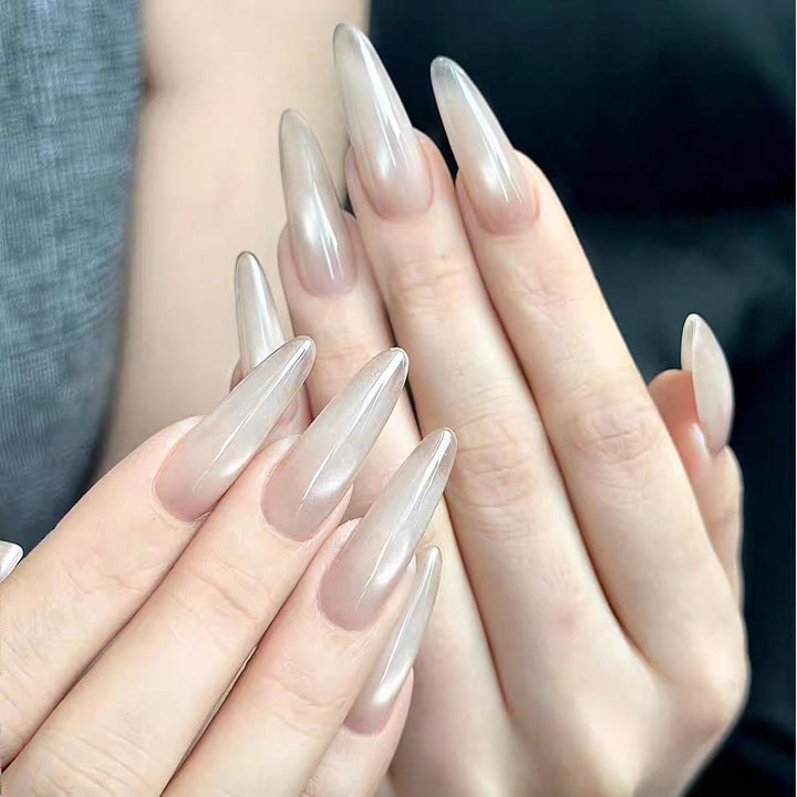 Künstliche Nagelspitzen mit Elegantem Ombre-Effekt Karnz