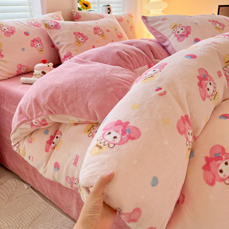 Verspielt blumenmusterte Fleece-Decke