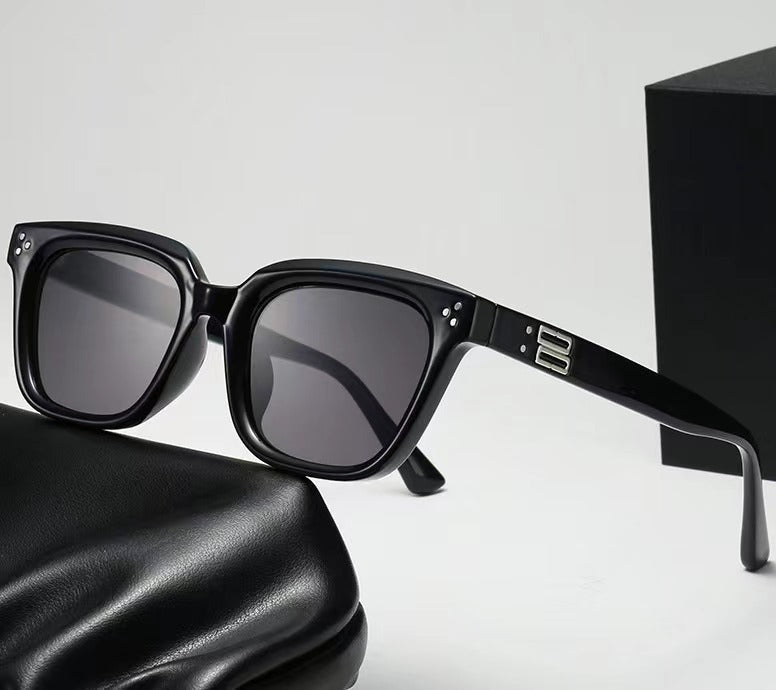 Damen modische oversized Sonnenbrille mit robustem Kunststoffrahmen Karnz