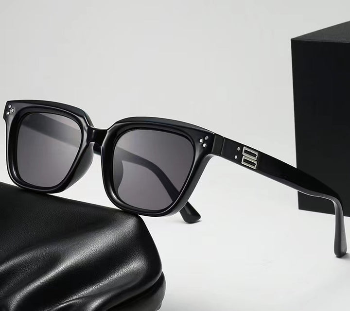 Damen modische oversized Sonnenbrille mit robustem Kunststoffrahmen Karnz