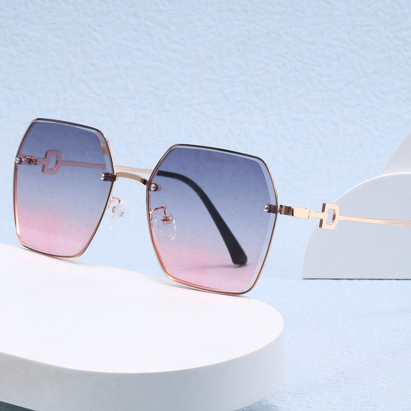 Damen extravagante und moderne Sonnenbrille im ausgefallenen Design Karnz