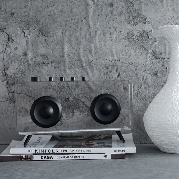 Retro-inspirierte transparente Radio