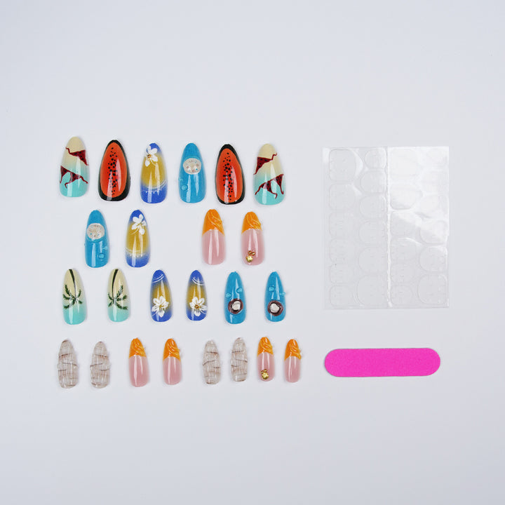 Kunstnagelset mit maritimem Motiv Karnz