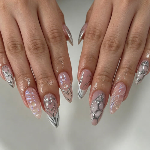 Elegantes Acryl-Nagelkunstdesign Karnz