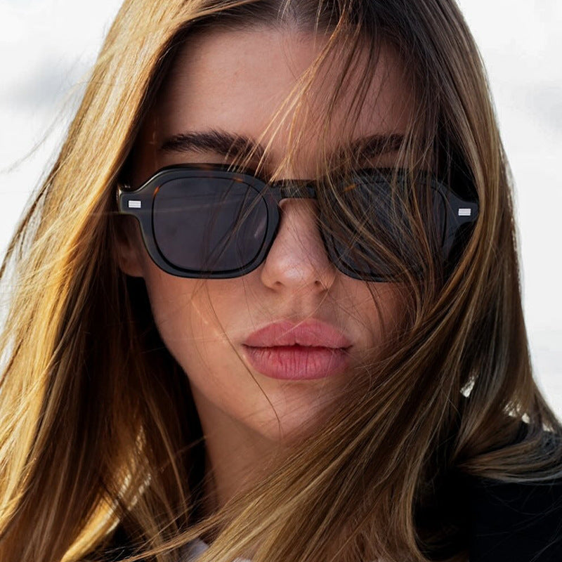 Damen modische quadratische Sonnenbrille mit robustem Design Karnz