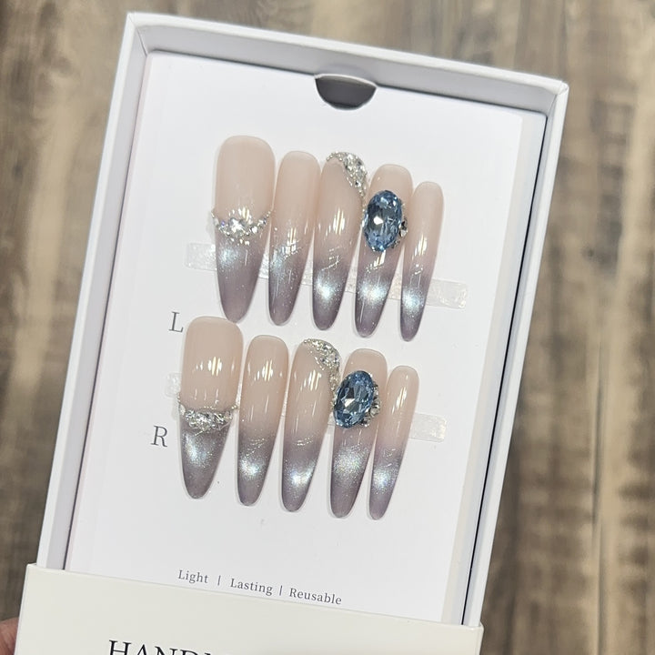 Glamouröse Press-On Nagelset mit Ombré-Design und Strass-Akzenten Karnz