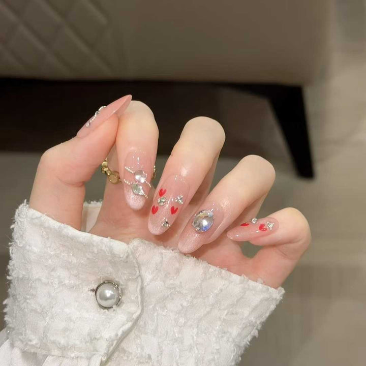 Dekoratives Press-On Nail Art Set mit Herz- und Steinakzenten  1791774456