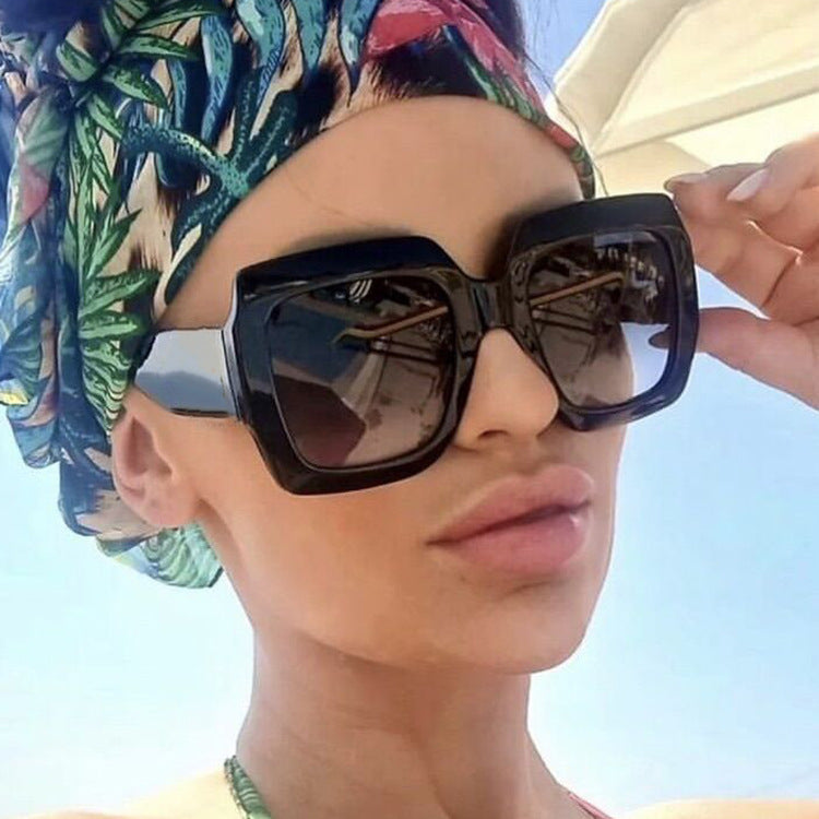 Damen oversized Sonnenbrille mit quadratischen Rahmen und UV-Schutz Karnz