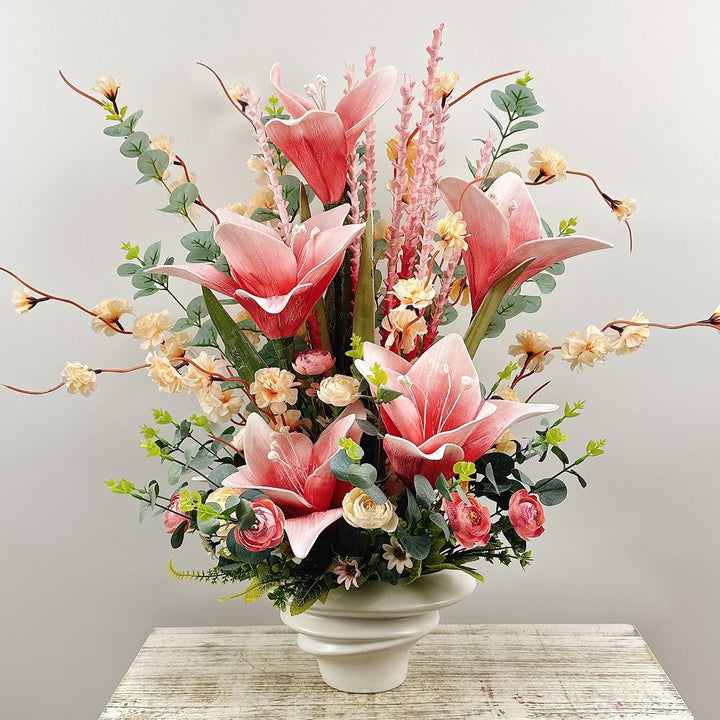 Dekoratives florales Mittelstück Arrangement