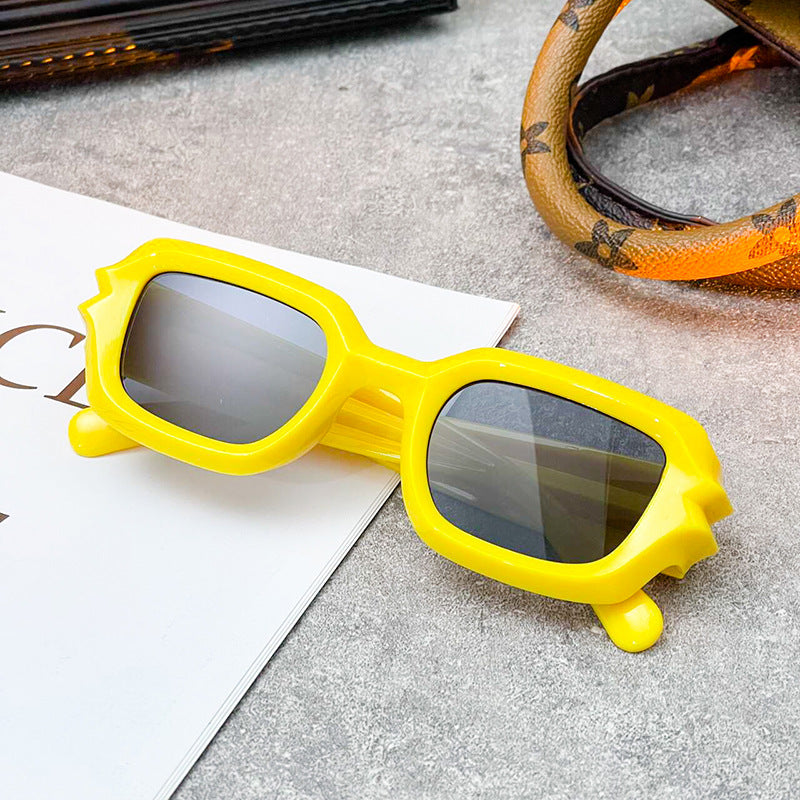 Damen modische Sonnenbrille mit auffälligem Rahmen Karnz