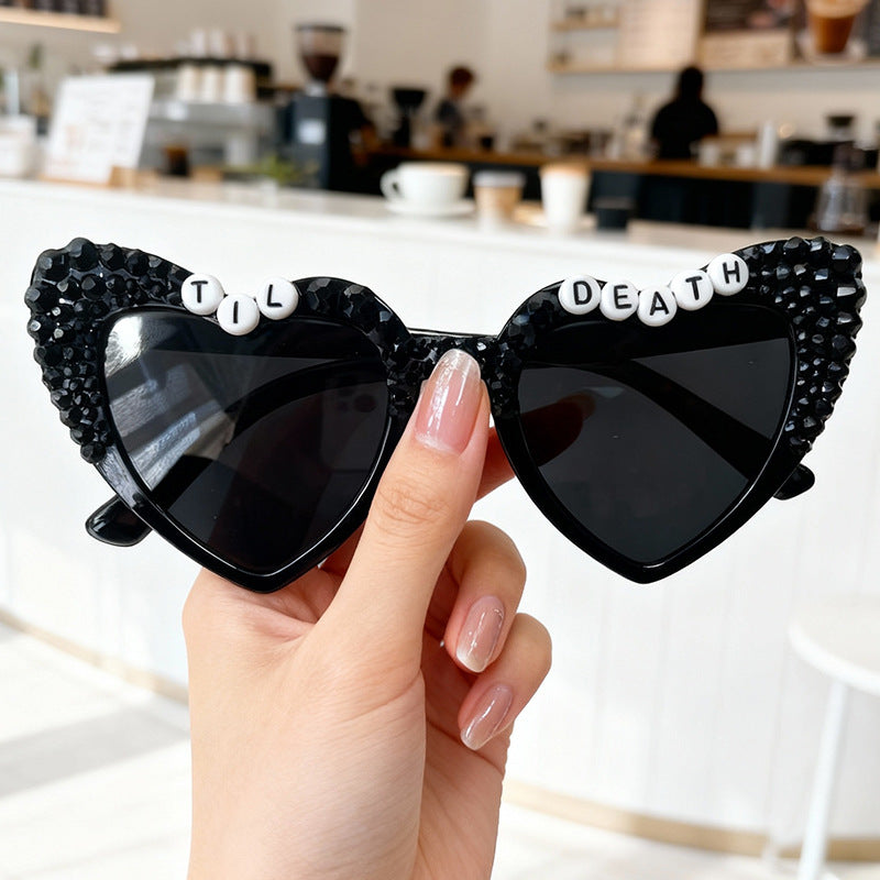 Statement Herzrahmen Sonnenbrille Karnz