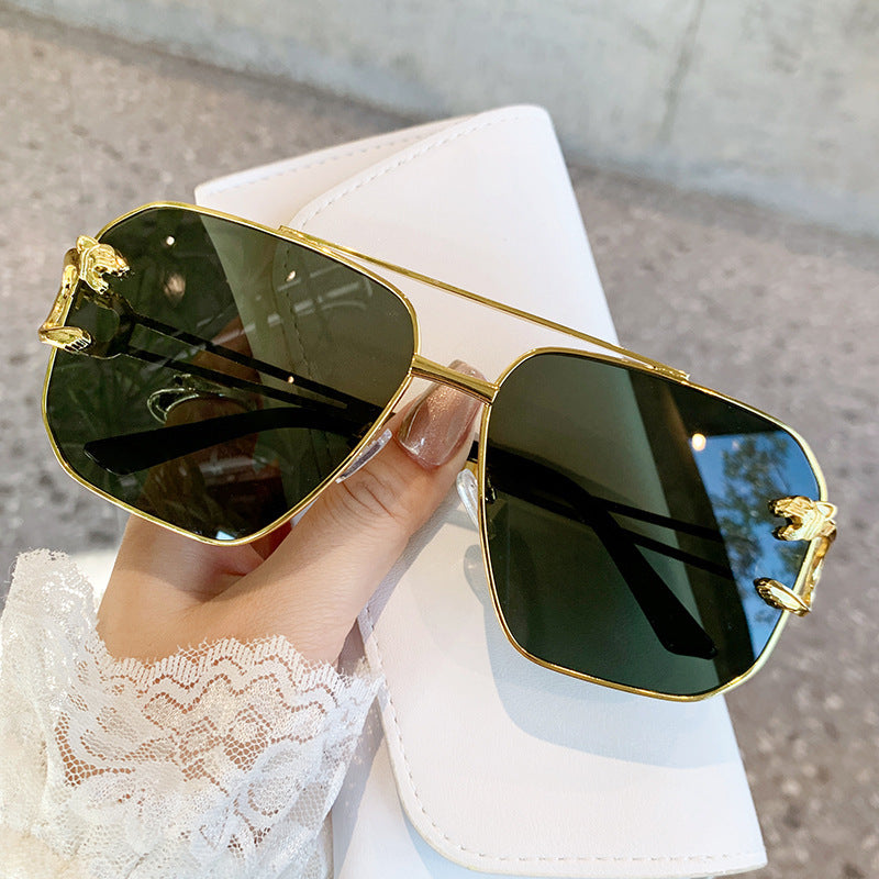 Damen quadratische Sonnenbrille mit luxuriösem Metallrahmen Karnz
