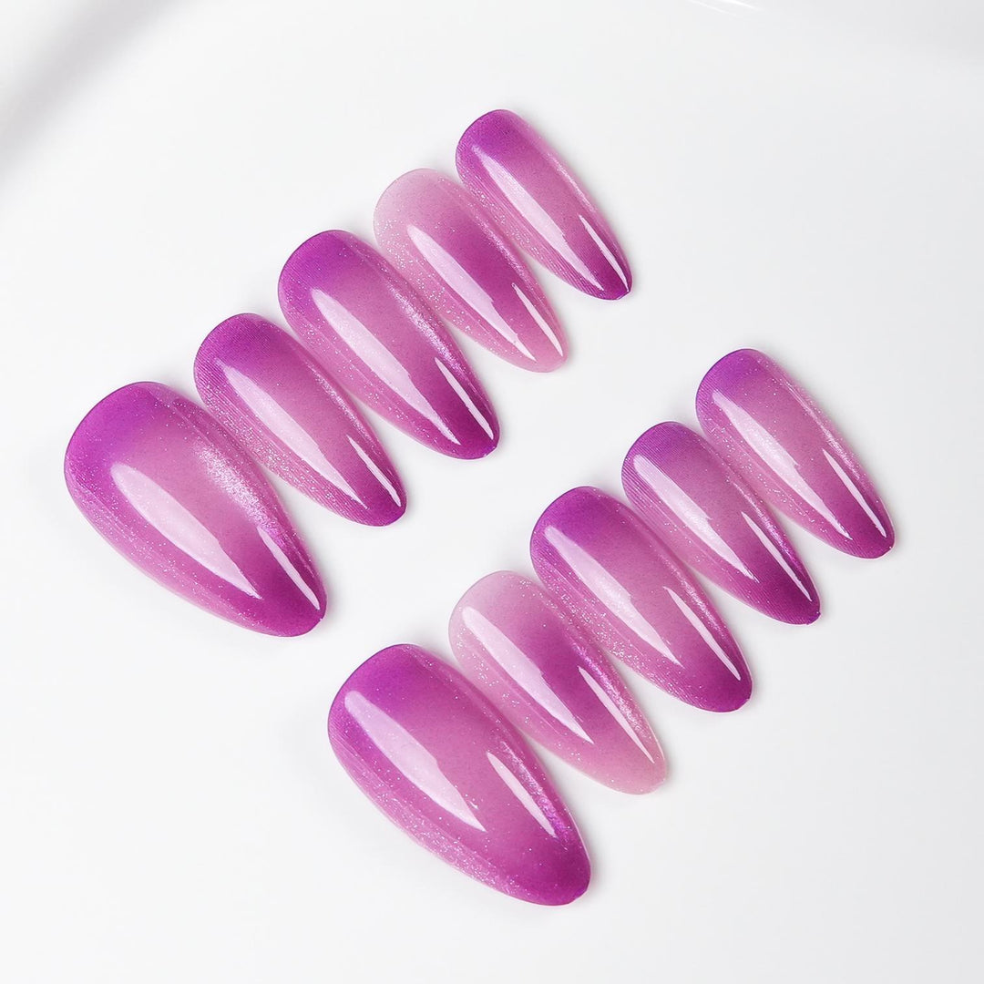 Stiletto-förmiger Press-On-Nagelset mit Ombre-Finish