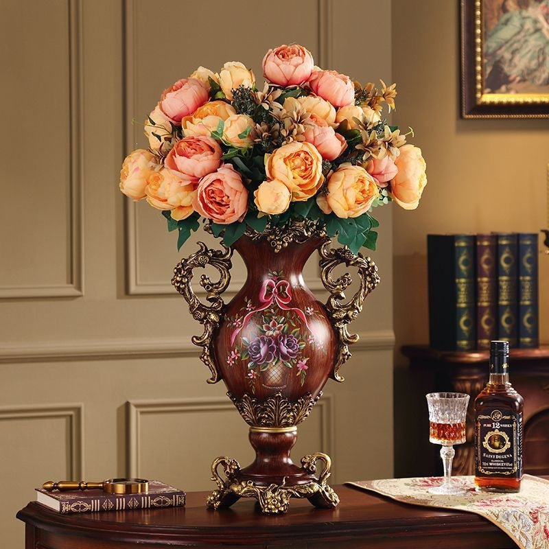 Verschnörkelte Blumenarrangement Vase