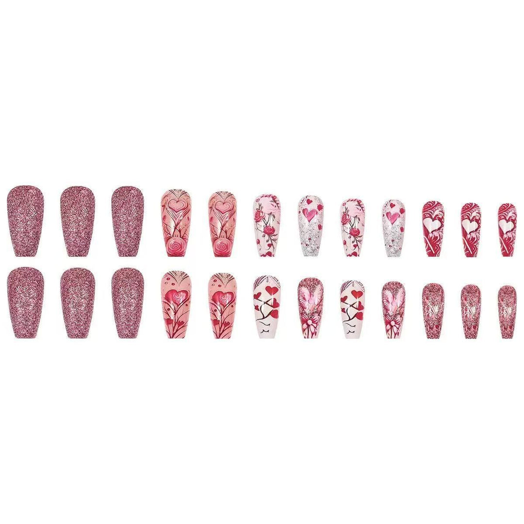 Kunstnagelset mit romantischen Herz- und Blumenmotiven Karnz