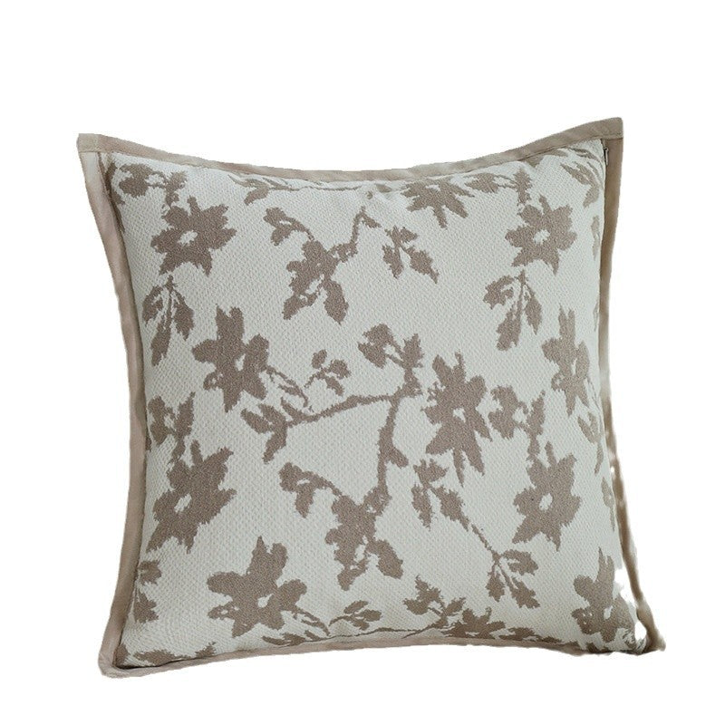 Quadratischer Feinstruktur-Kissenbezug mit botanischem Jacquard‑Relief und satinierter Keder Karnz