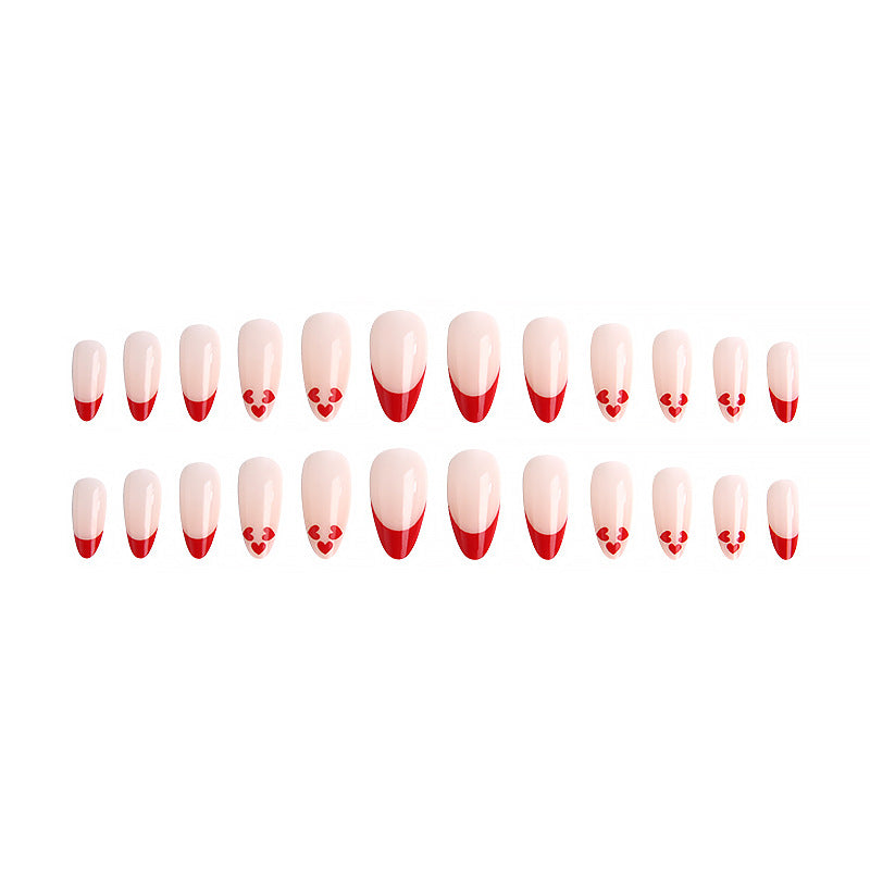 Kreative Herz-Nagelspitzen Karnz