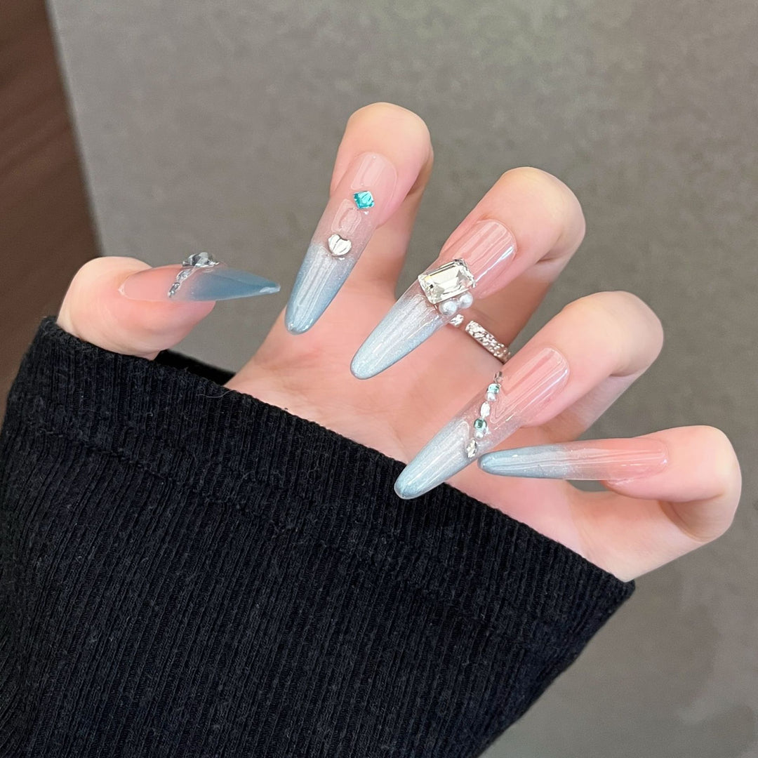 Elegante Strass-beschmückte Stiletto Press-On Nagelset Karnz
