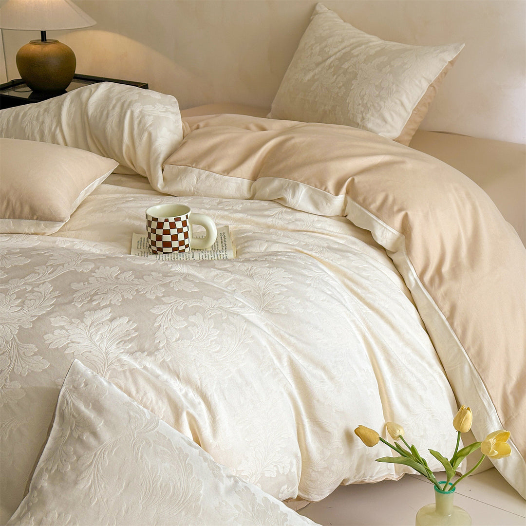 Gepolstertes Schmetterlings-Jacquard-Bettwäsche-Set mit wendbarem Soft-Feel-Futter und Umschlagkissenbezügen