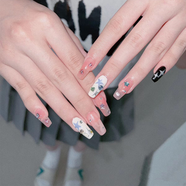 Dekoratives Press-On Nagelkunst-Set Karnz