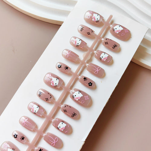 Kawaii Kunstfingernägel Im Verspielten Design Karnz