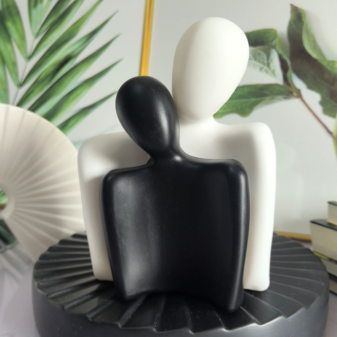 Künstlerische Dualfigur Dekoration Karnz