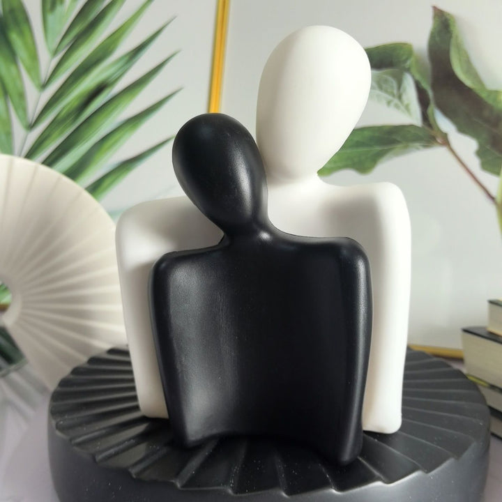 Künstlerische Dualfigur Dekoration Karnz