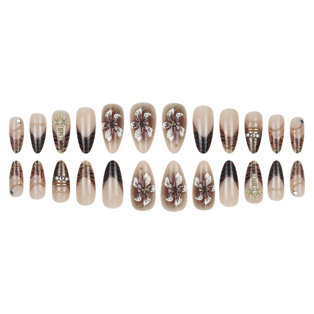 Dekorative 3D Nagelkunst Extensions Karnz