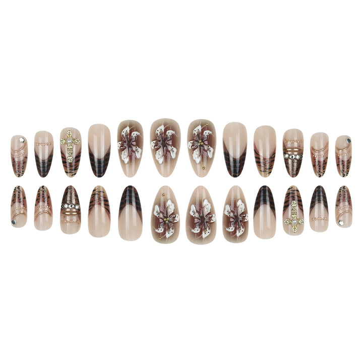 Dekorative 3D Nagelkunst Extensions Karnz