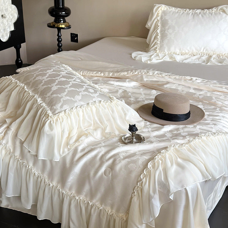 Elegantes Satin-Bettwäscheset mit großzügigem Rüschenvolant und Ton-in-Ton Jacquardmuster