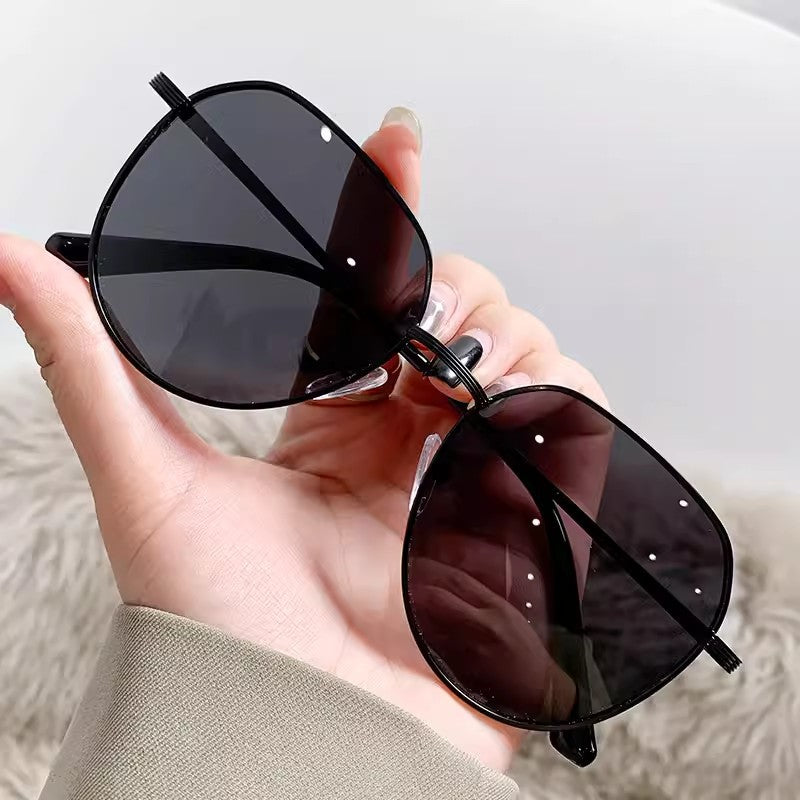 Damen katzenaugen Sonnenbrille mit elegantem Metallrahmen Karnz