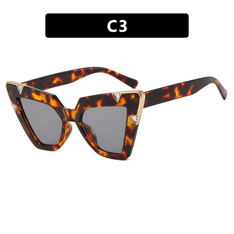 Damen Cat-Eye Sonnenbrille mit luxuriösem Motiv und schützendem UV-Filter Karnz