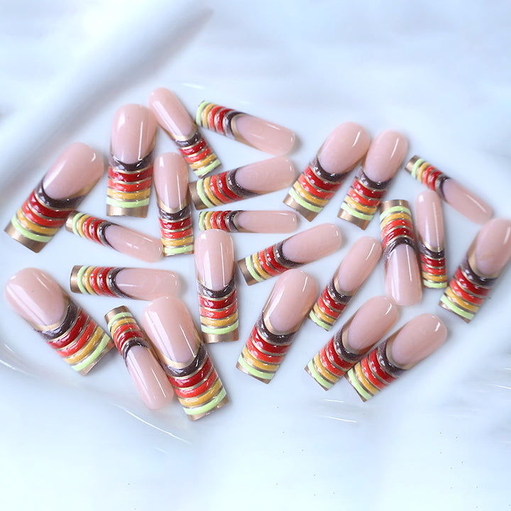 Künstlerisches French Tip Nagelset Karnz