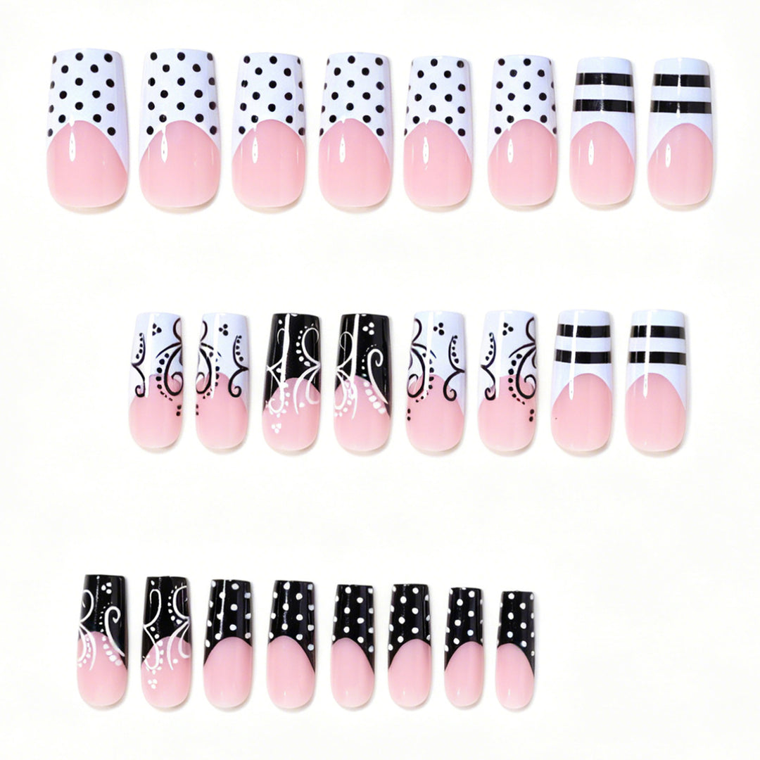 Künstlerische Nagelkunst Karnz