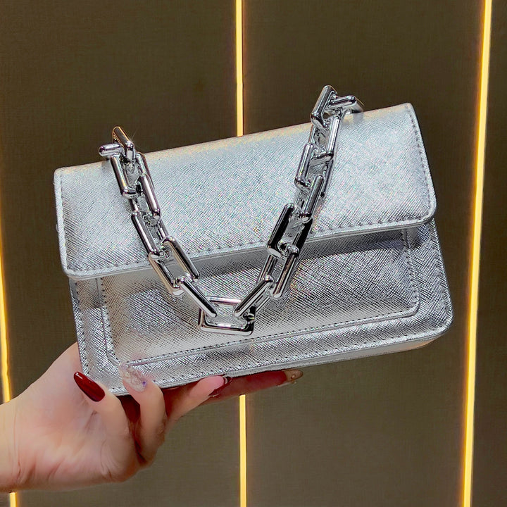 Elegante Handtasche mit Kettengriff