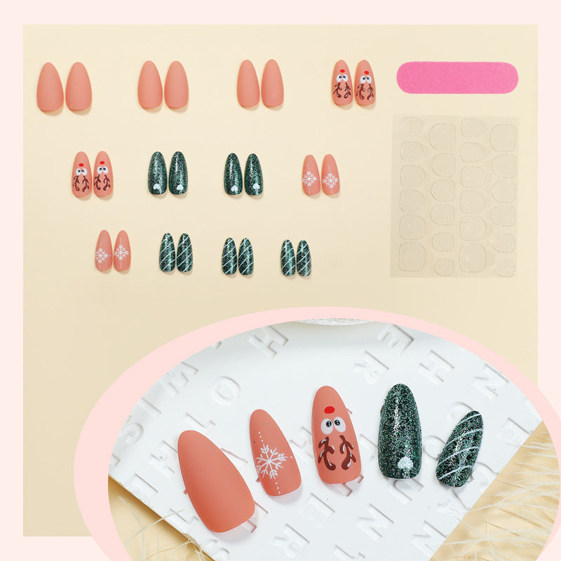 Kreatives Nagelkunstset mit winterlichem Design Karnz