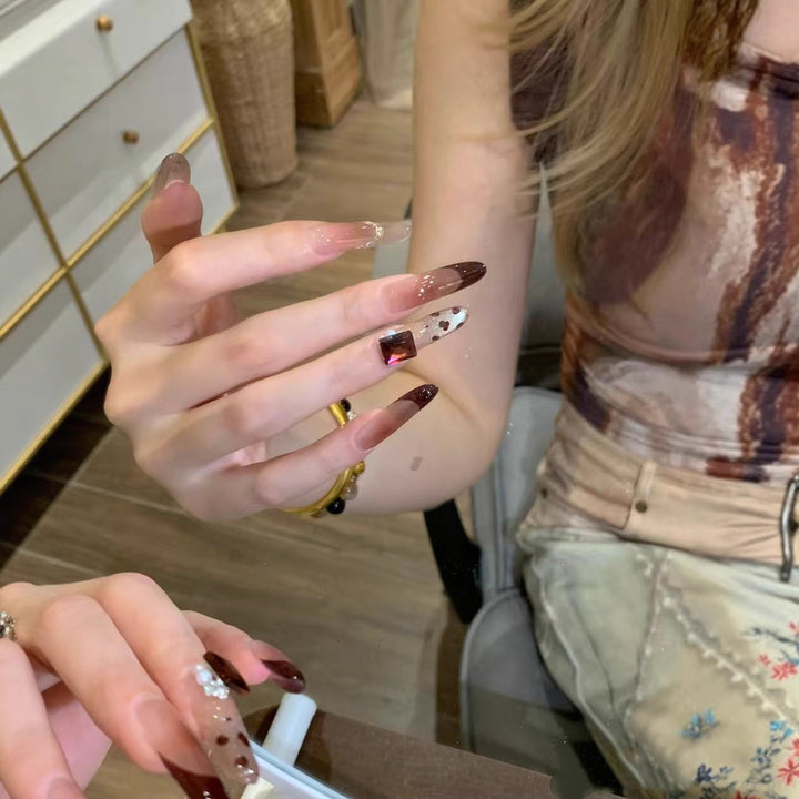 Künstlerische Designer-Nagelverlängerungen