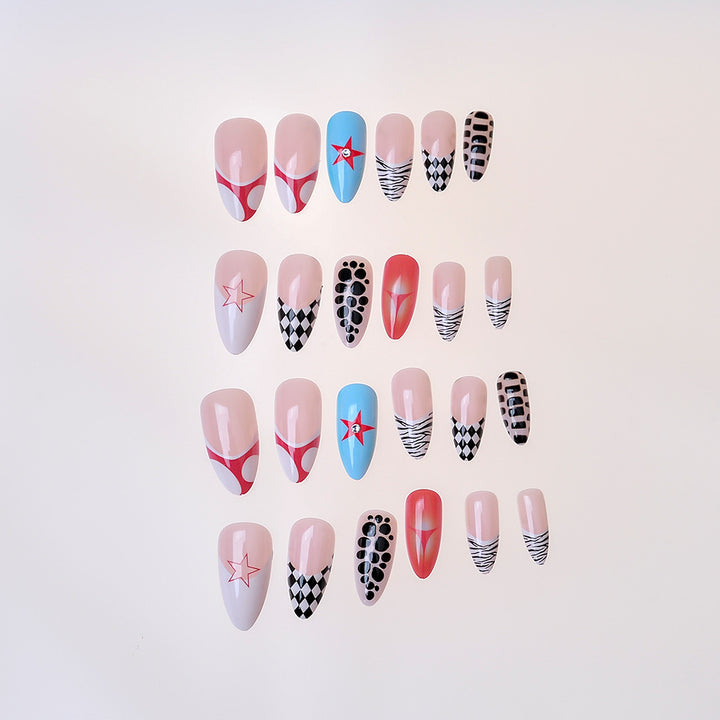 Künstlerisches Press-On Nail Set Karnz