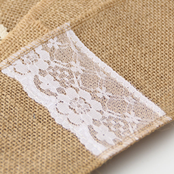 Dekorative Bestecktücher aus Jute mit Spitzenbesatz