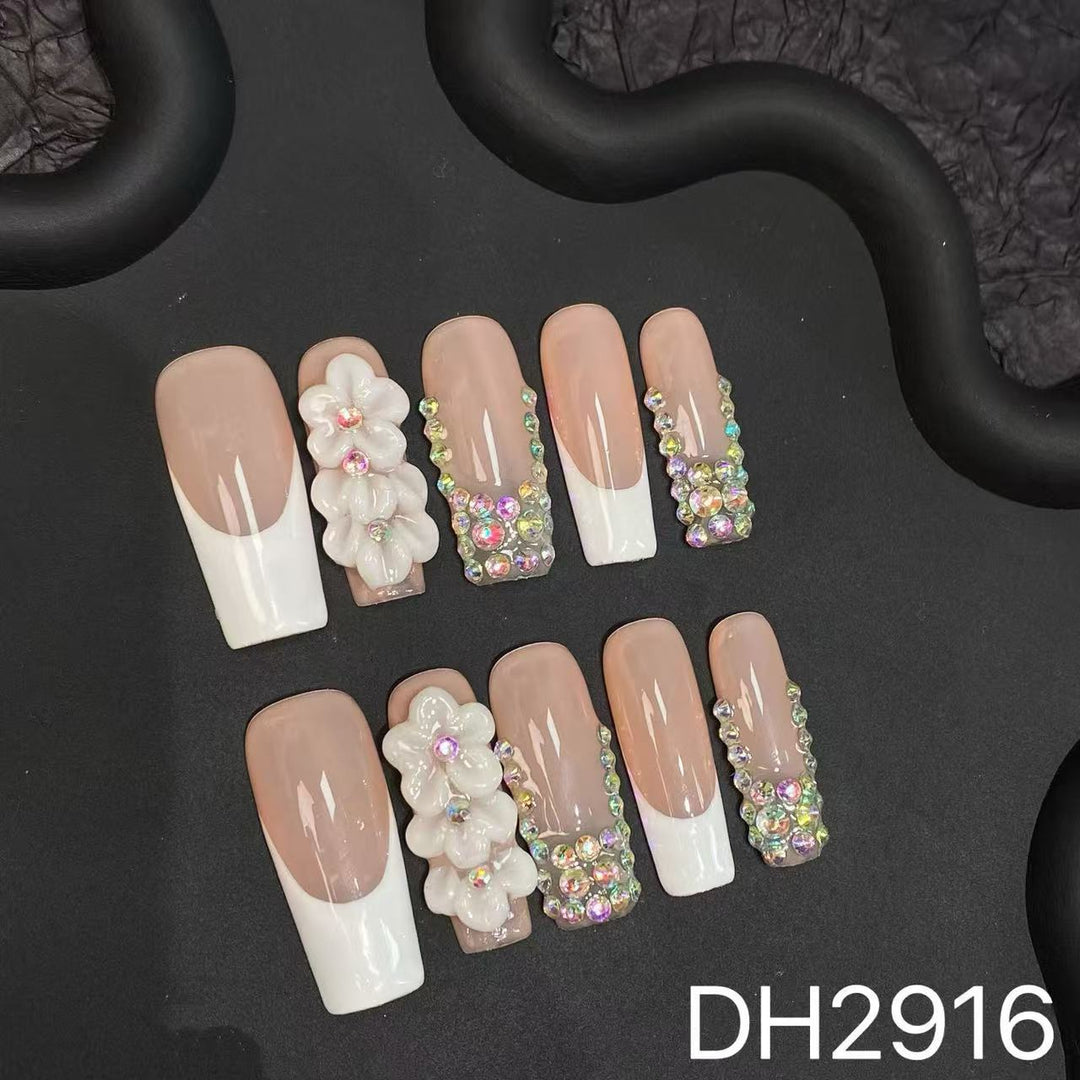 Elegante Blumen- und Strass-Press-On-Nagelset