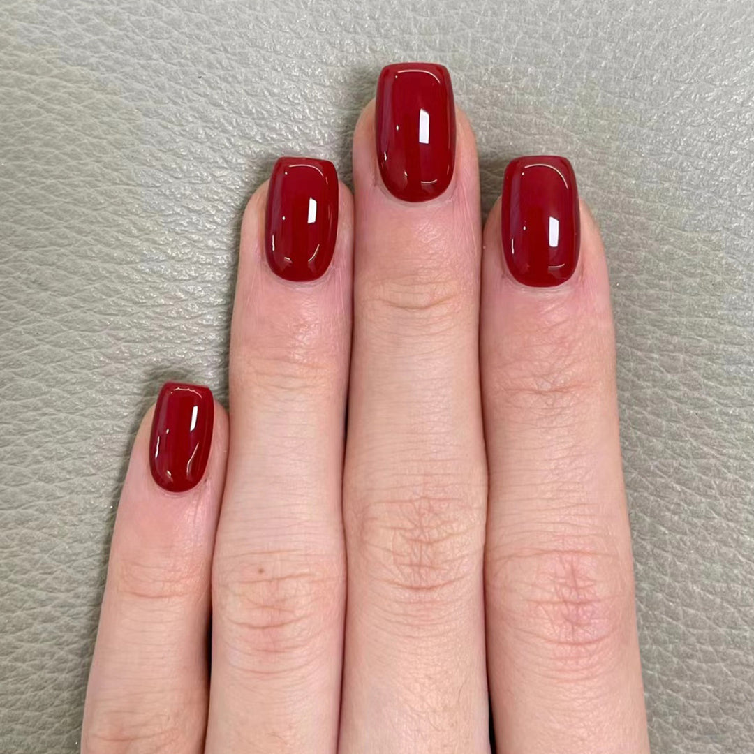 Elegante Nagelpflege mit Hochglanz-Finish Karnz