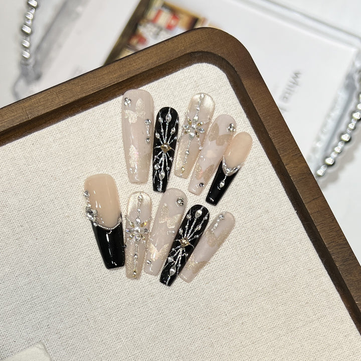 Elegantes von Schmetterlingen inspiriertes Press-On-Nagelkunstset Karnz