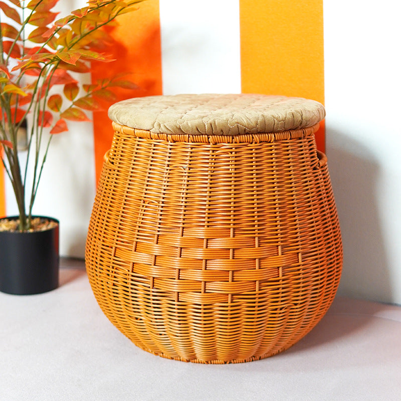 Gemütlicher Rattan Aufbewahrungshocker Karnz