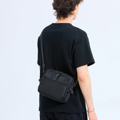 Verstellbare kompakte Slingtasche Karnz