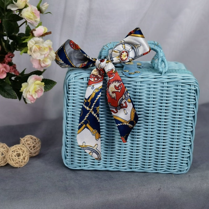 Damen geflochtener Handtasche mit dekorativem Seidenband Karnz