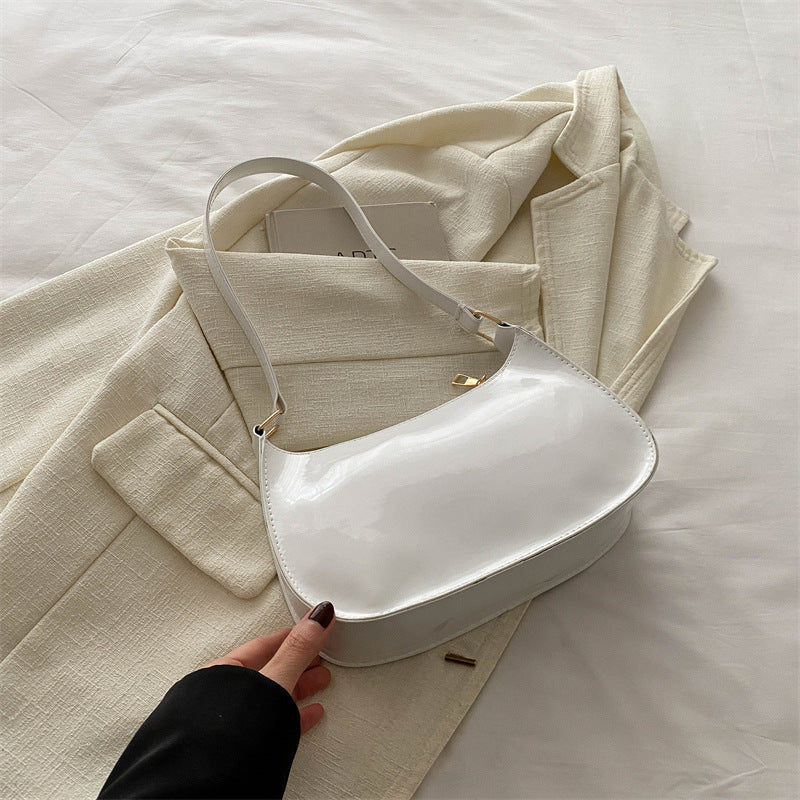 Chic Lackleder Schultertasche Karnz